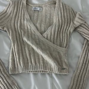 holister longsleve top